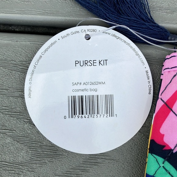 Modella Small Cosmetic Bag Floral Pattern Multicolor - Picture 3 of 6